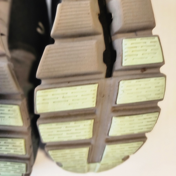 ON Running Cloud 5, Black Lead, Women Size 11 - Picture 15 of 16